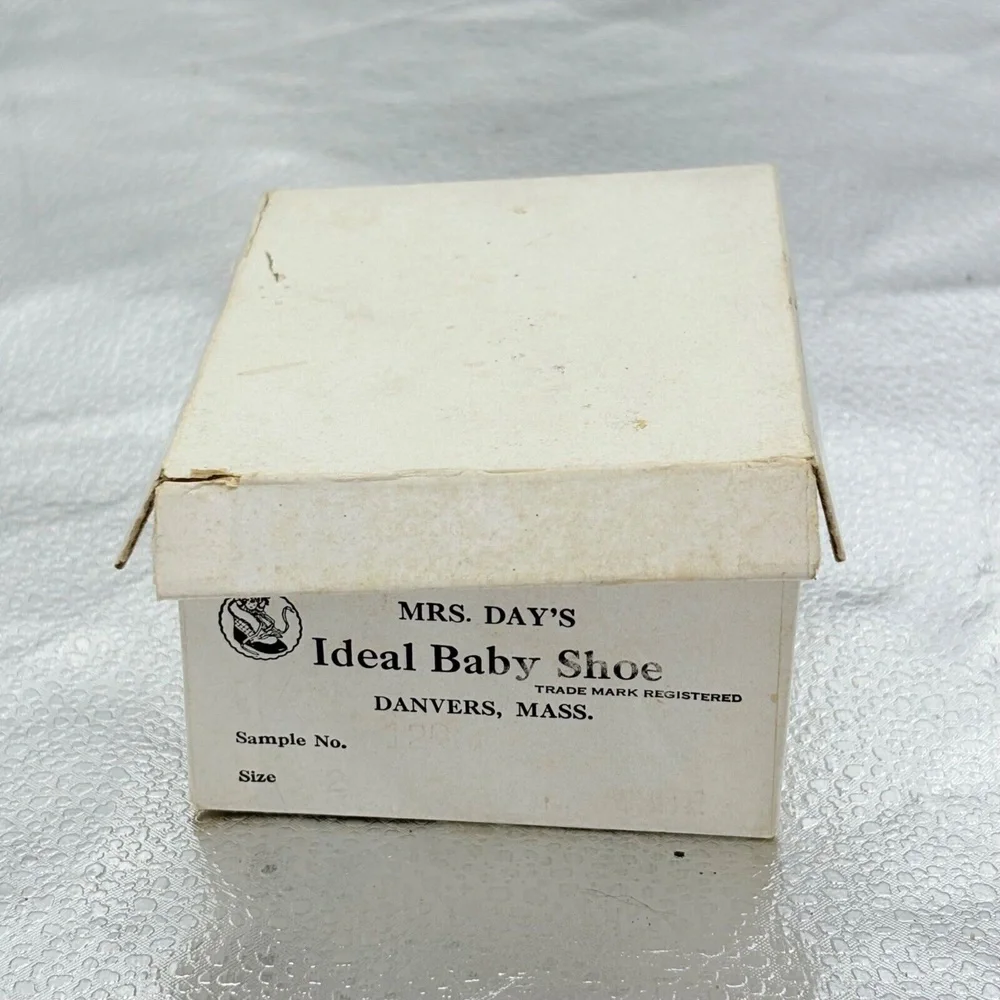 Vintage Mrs. Days Ideal Baby Shoes With Box & Guide 50s 60s Satin Button‎ USA
